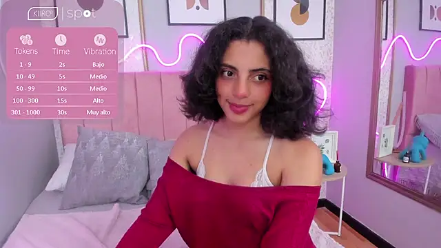 AURORAMILLSS online show from April 17, 3:20 am