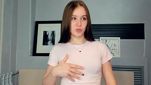 KareenLivingston online show from April 17, 7:11 am