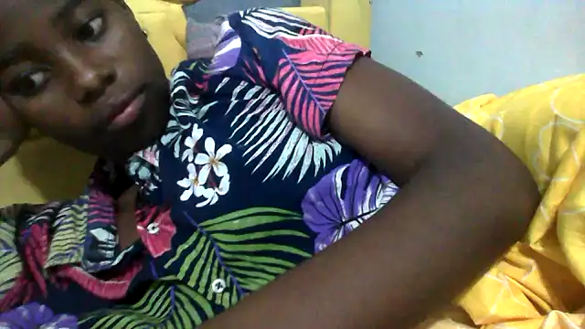 Snapshot of Rerpuss1 chatting on June 16, 2:44 am Rerpuss1 online show from June 16, 2:44 am