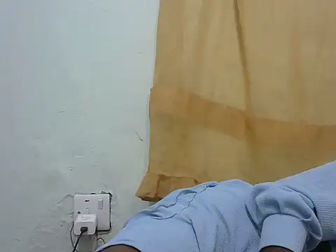 Snapshot of Rerpuss1 chatting on May 15, 9:35 pm Rerpuss1 online show from May 15, 9:35 pm