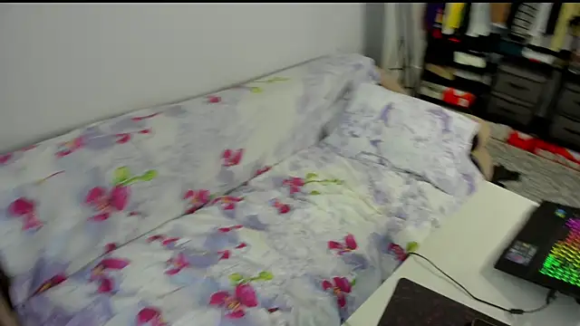 SurfSexCouple1 online show from May 6, 11:47 am