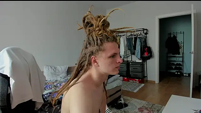 SurfSexCouple1 online show from April 13, 1:04 pm