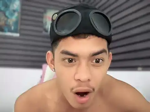 yourhotasian jhonpol16 online show from June 3, 12:22 am