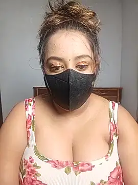 Suger Lips 99 online show from June 13, 5:00 pm