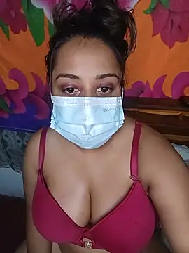 Snapshot of Suger_Lips_99 chatting on May 17, 6:52 pm Suger Lips 99 online show from May 17, 6:52 pm
