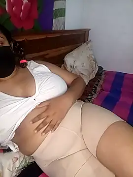Snapshot of Suger_Lips_99 chatting on May 6, 4:55 pm Suger Lips 99 online show from May 6, 4:55 pm