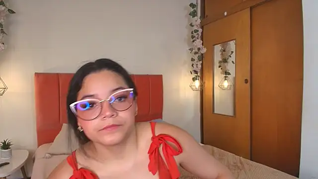 Snapshot of Shadya_ chatting on June 12, 3:26 am Shadya online show from June 12, 3:26 am