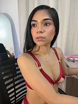 MauraGrayy online show from May 22, 11:36 pm