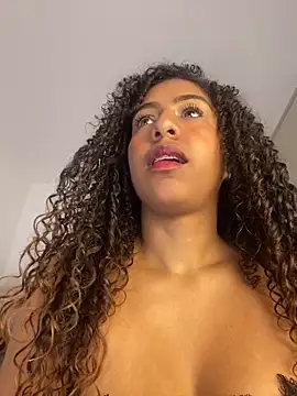 NohaBeyloun  online show from April 13, 11:58 am