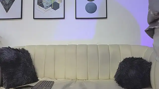 EmmanuelVoss online show from April 18, 1:46 pm