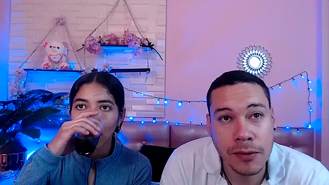 Snapshot of Aronandmoli69 chatting on April 22, 12:01 pm Aronandmoli69 online show from April 22, 12:01 pm