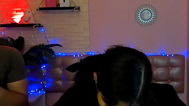 Snapshot of Aronandmoli69 chatting on May 12, 12:33 pm Aronandmoli69 online show from May 12, 12:33 pm