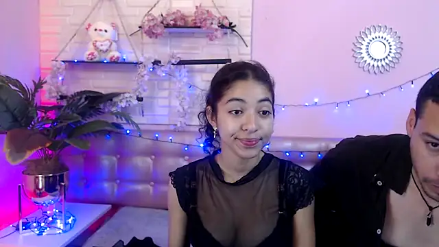 Snapshot of Aronandmoli69 chatting on April 23, 12:29 pm Aronandmoli69 online show from April 23, 12:29 pm