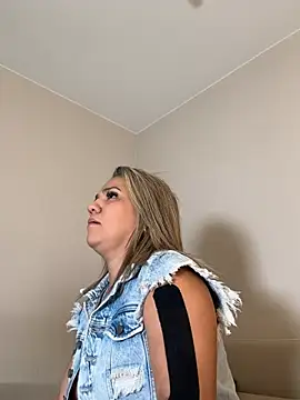 Camila Noer online show from May 14, 2:14 pm