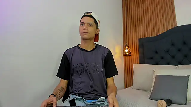 Axel marcus online show from May 4, 7:39 pm