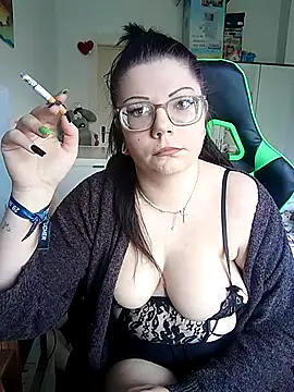 HotVWGirl online show from April 21, 3:40 pm