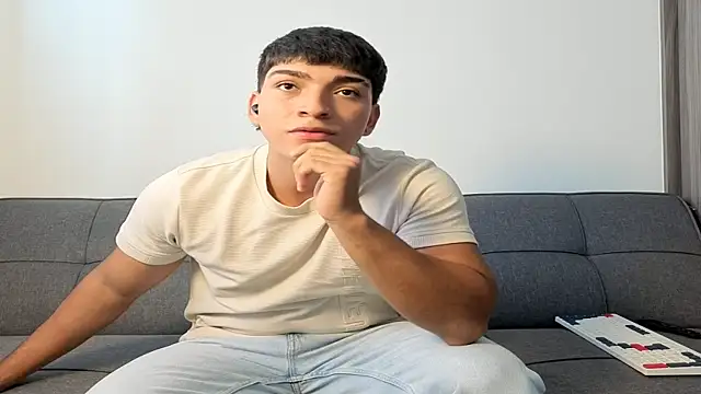 James silva1 online show from April 27, 2:04 pm