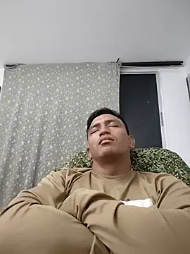 Snapshot of SnoozingThiamine chatting on June 13, 4:21 am SnoozingThiamine online show from June 13, 4:21 am