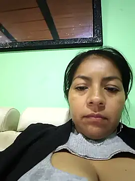 Snapshot of Tamaraxxx_hot chatting on May 4, 2:15 am Tamaraxxx hot online show from May 4, 2:15 am