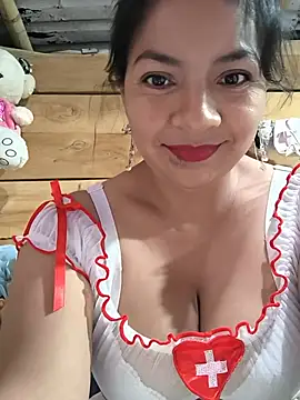 Snapshot of Tamaraxxx_hot chatting on June 21, 12:05 am Tamaraxxx hot online show from June 21, 12:05 am
