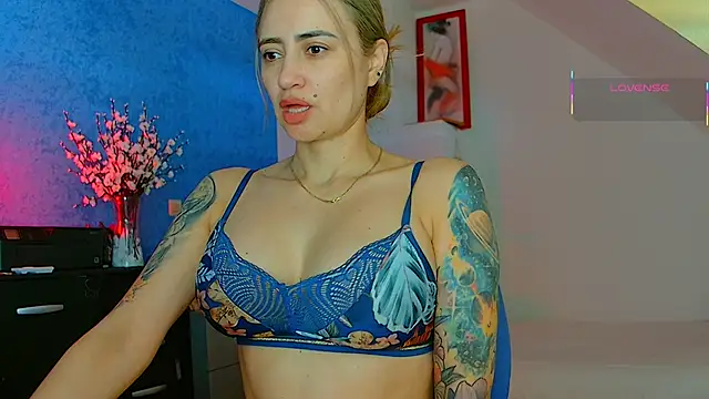 pennyyy  online show from May 16, 10:25 am