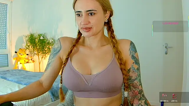Snapshot of pennyyy_ chatting on July 10, 2:28 pm pennyyy online show from July 10, 2:28 pm
