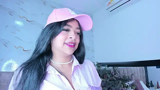 Snapshot of Candicewayne chatting on June 18, 11:04 am Candicewayne online show from June 18, 11:04 am