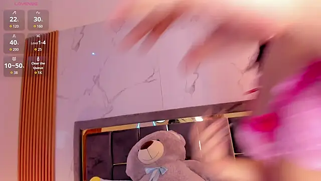 Iam Milly  online show from April 16, 9:39 pm