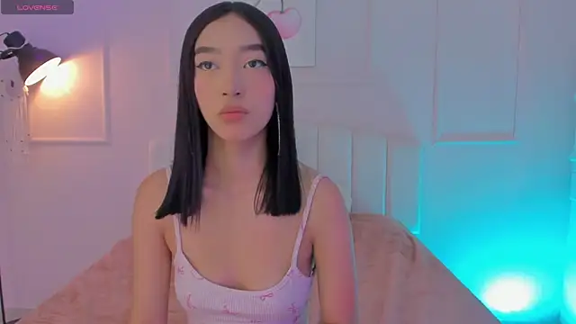 Iam Milly  online show from May 10, 3:32 am