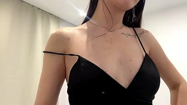 Elisayep online show from April 15, 6:12 pm