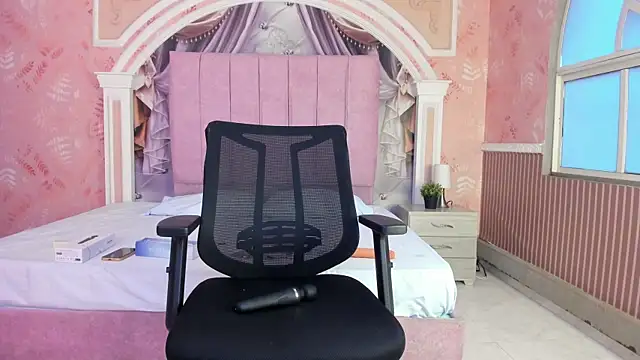 Dulce violetta  online show from May 26, 7:12 pm