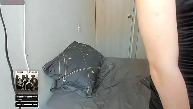 YourGothFemboy online show from April 14, 12:10 pm