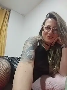 VALELUXX online show from May 10, 2:59 am