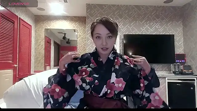 Snapshot of Yuu_jpn chatting on July 12, 11:11 am Yuu jpn online show from July 12, 11:11 am