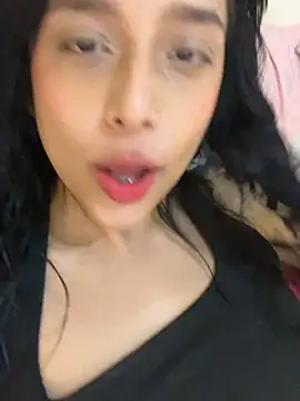 milakitti online show from May 1, 8:14 pm