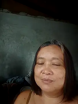 Snapshot of jeanyummytits chatting on May 21, 11:13 pm jeanyummytits online show from May 21, 11:13 pm