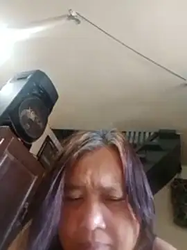 Snapshot of jeanyummytits chatting on May 7, 11:30 pm jeanyummytits online show from May 7, 11:30 pm