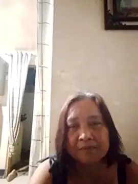 Snapshot of jeanyummytits chatting on May 14, 2:47 pm jeanyummytits online show from May 14, 2:47 pm
