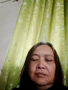 Snapshot of jeanyummytits chatting on June 11, 10:18 pm jeanyummytits online show from June 11, 10:18 pm