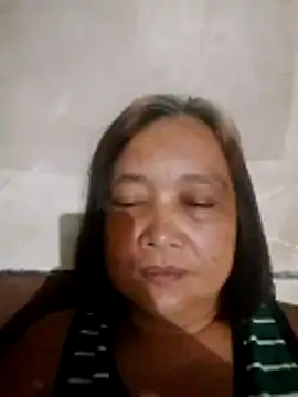 Snapshot of jeanyummytits chatting on May 19, 12:23 pm jeanyummytits online show from May 19, 12:23 pm