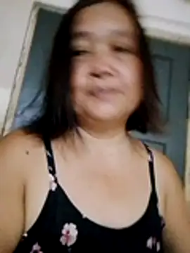 Snapshot of jeanyummytits chatting on June 9, 11:55 am jeanyummytits online show from June 9, 11:55 am