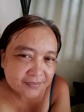 jeanyummytits online show from April 28, 5:23 am
