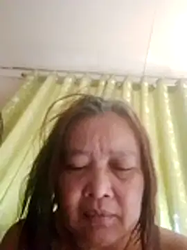 Snapshot of jeanyummytits chatting on May 20, 5:59 am jeanyummytits online show from May 20, 5:59 am