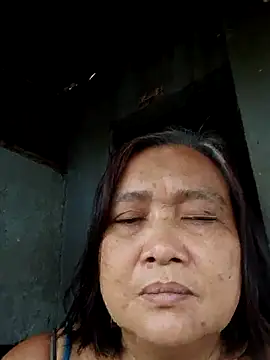jeanyummytits online show from May 3, 4:06 am