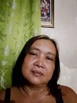 Snapshot of jeanyummytits chatting on June 1, 9:31 am jeanyummytits online show from June 1, 9:31 am