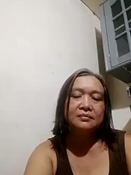 Snapshot of jeanyummytits chatting on May 29, 12:00 pm jeanyummytits online show from May 29, 12:00 pm