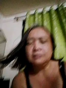 Snapshot of jeanyummytits chatting on June 17, 12:59 pm jeanyummytits online show from June 17, 12:59 pm