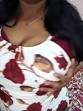 Snapshot of Mayuri-hot chatting on June 20, 11:37 am Mayuri-hot online show from June 20, 11:37 am