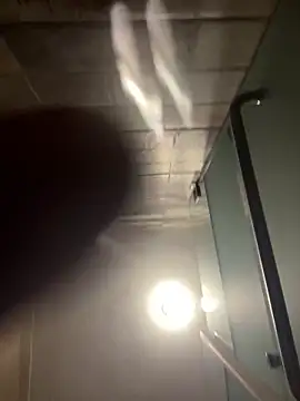 oscarjavi1997 online show from April 13, 5:44 am