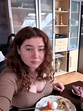 AmeliFoxi online show from April 15, 9:04 am